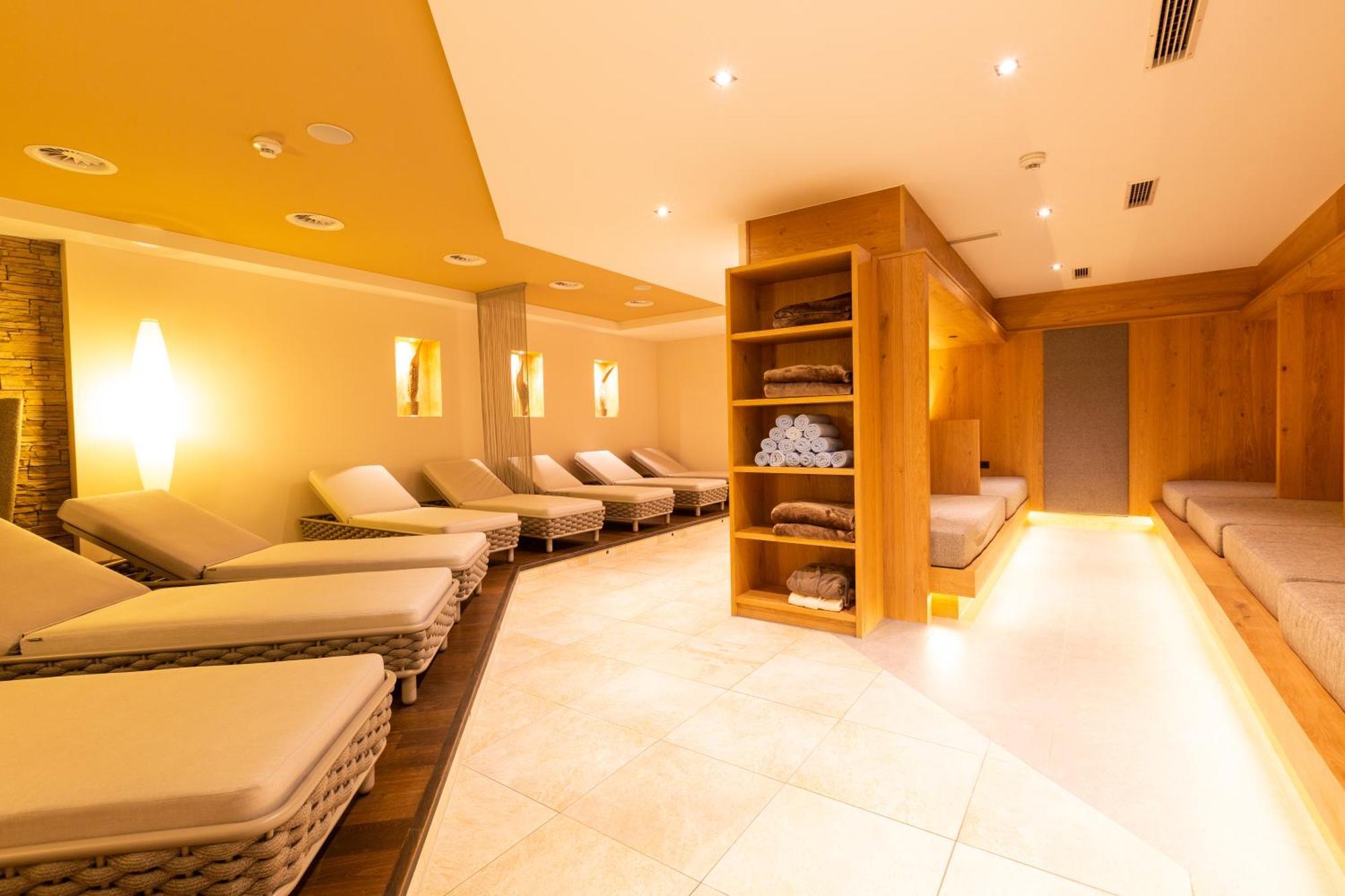 Hotel Mittagskogel Pitztal Sankt Leonhard im Pitztal Ngoại thất bức ảnh