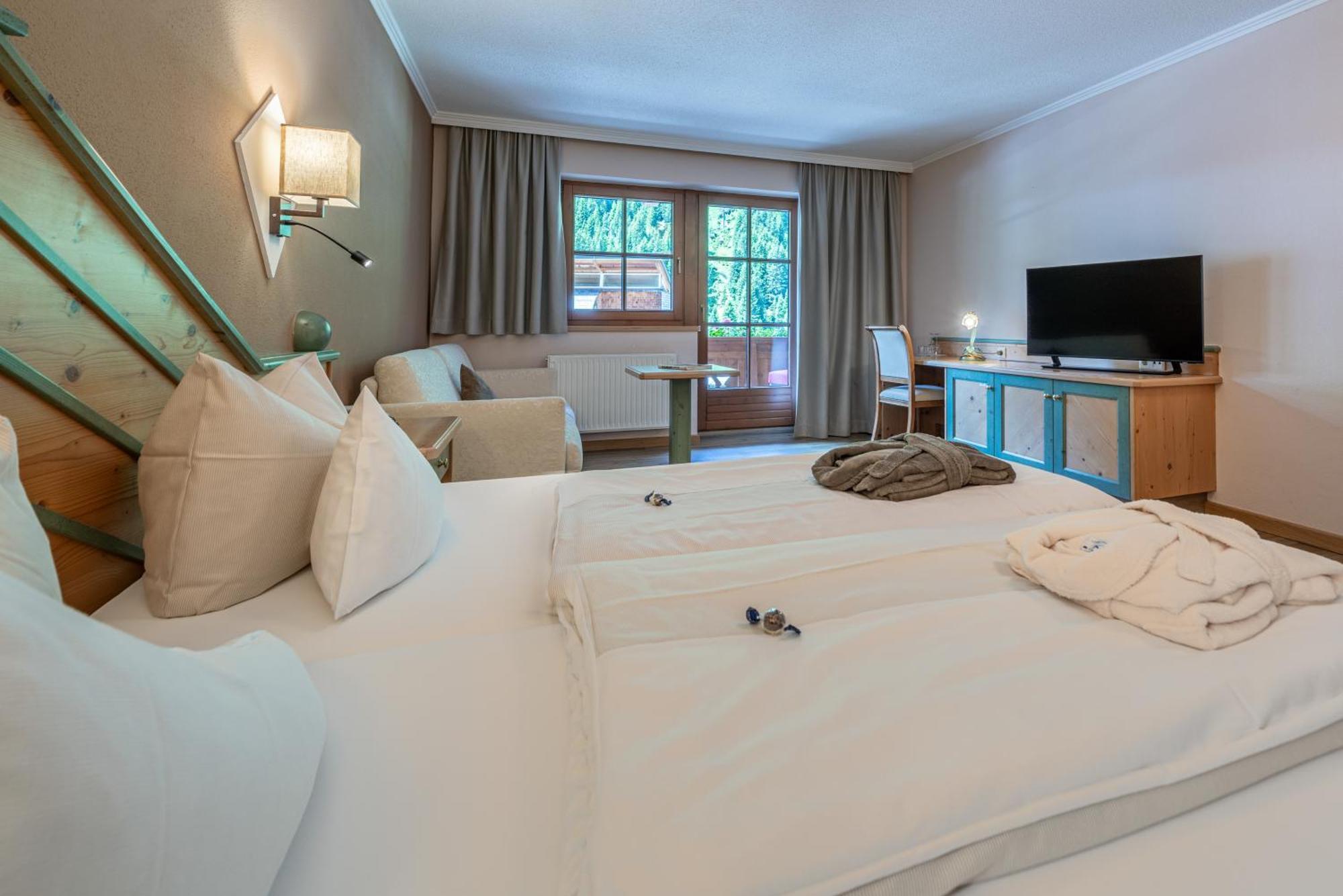 Hotel Mittagskogel Pitztal Sankt Leonhard im Pitztal Ngoại thất bức ảnh
