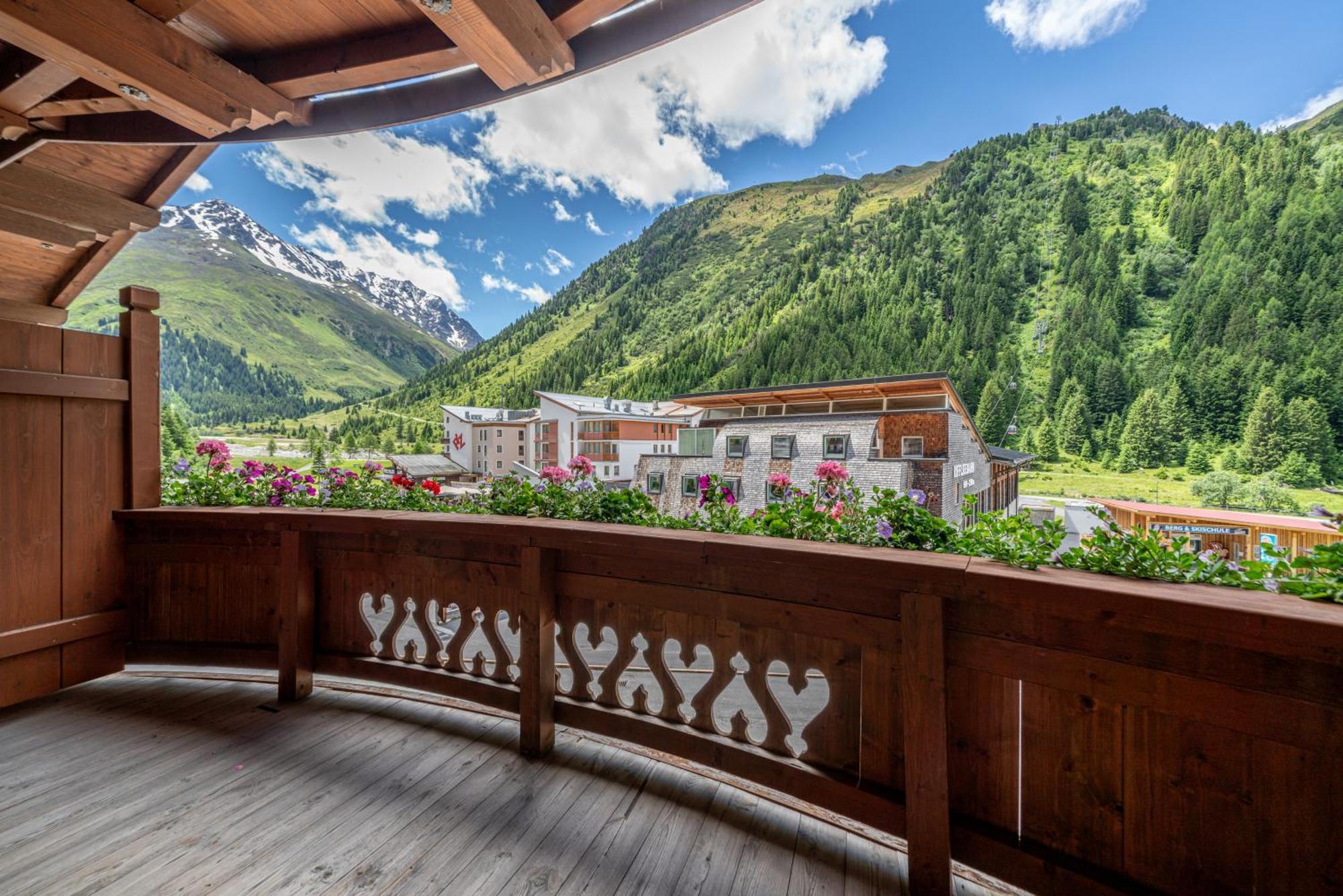 Hotel Mittagskogel Pitztal Sankt Leonhard im Pitztal Ngoại thất bức ảnh