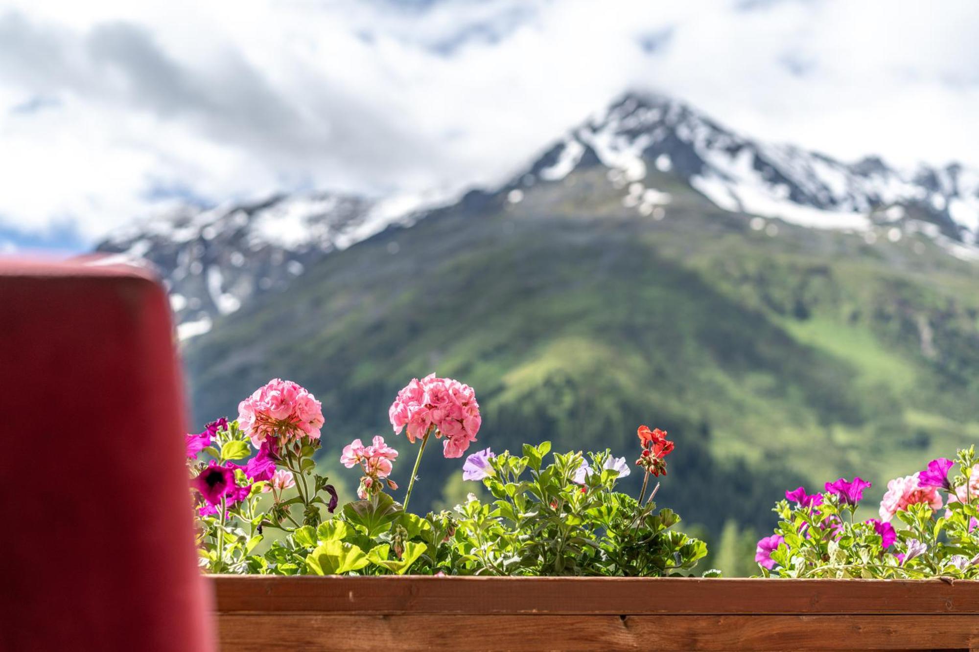 Hotel Mittagskogel Pitztal Sankt Leonhard im Pitztal Ngoại thất bức ảnh