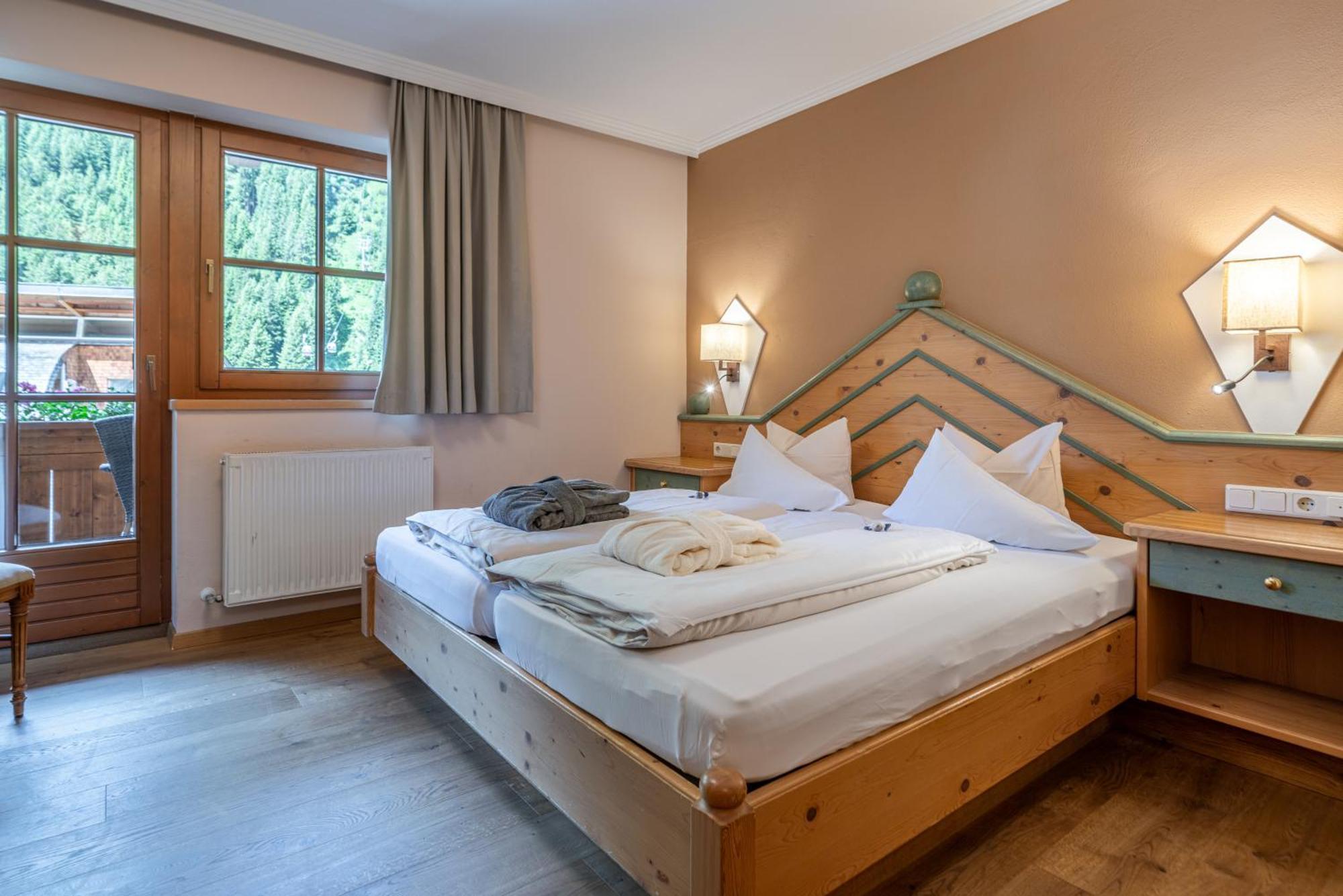 Hotel Mittagskogel Pitztal Sankt Leonhard im Pitztal Ngoại thất bức ảnh